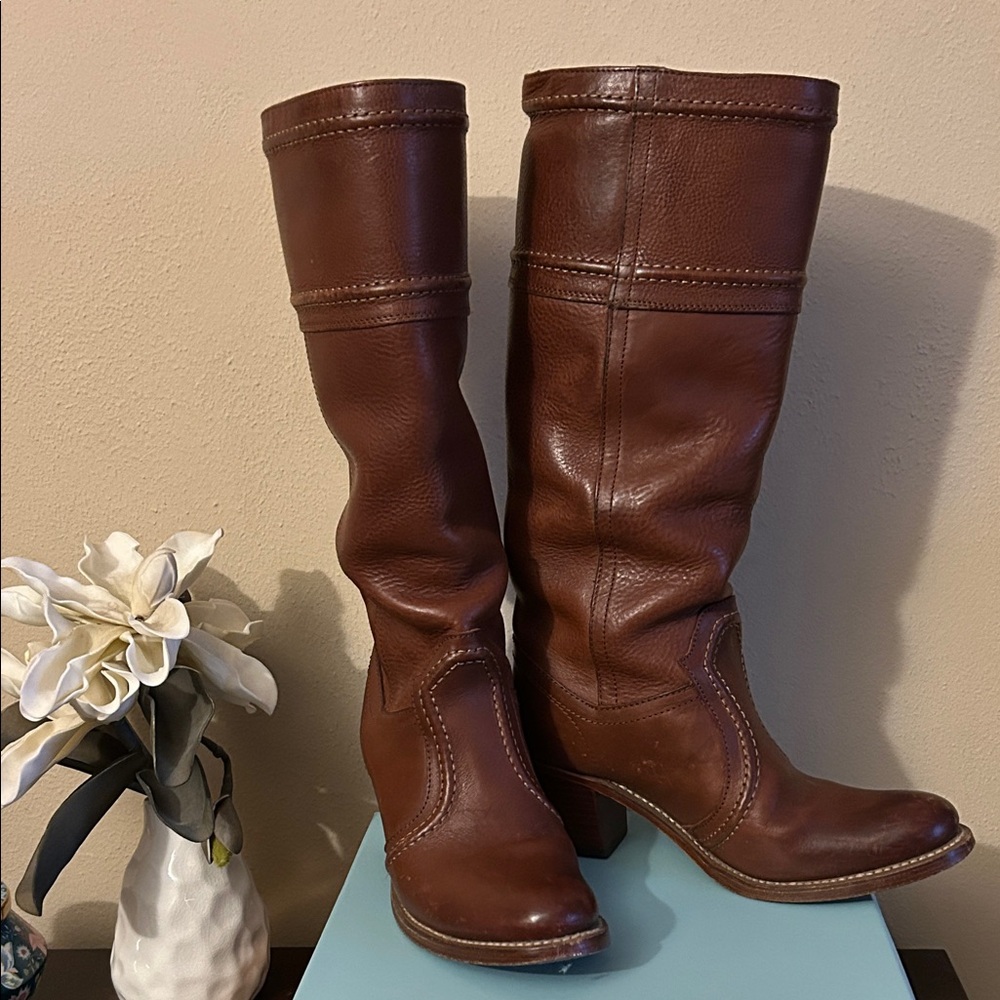 Frye Jane Stitch knee high Chestnut Leather Heeled Boots - Picture 2 of 9